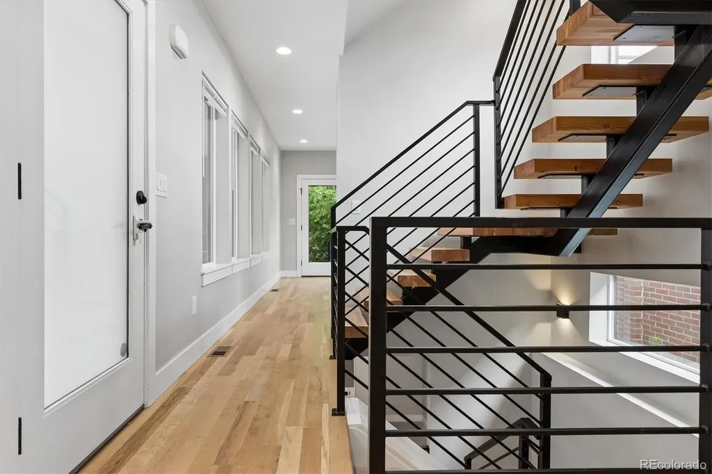 2147 S Bellaire Street Denver CO 80222
