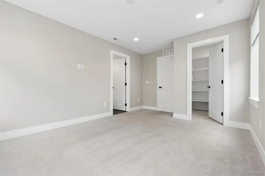 2147 S Bellaire Street Denver CO 80222