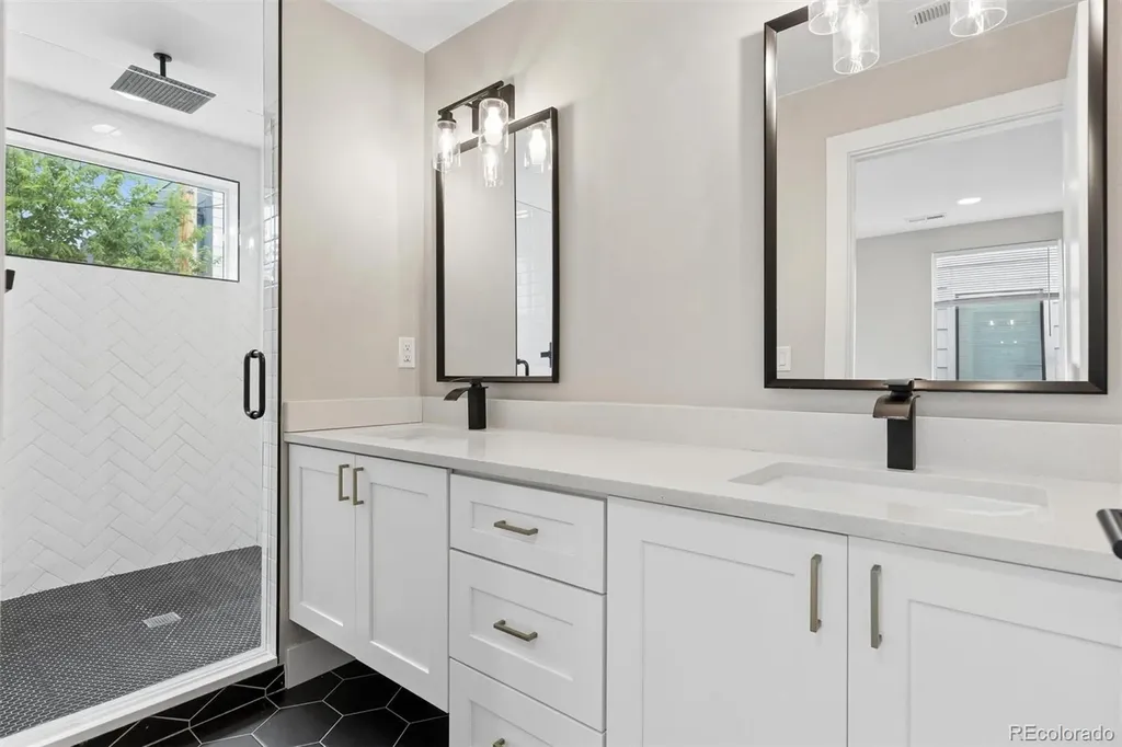 2147 S Bellaire Street Denver CO 80222
