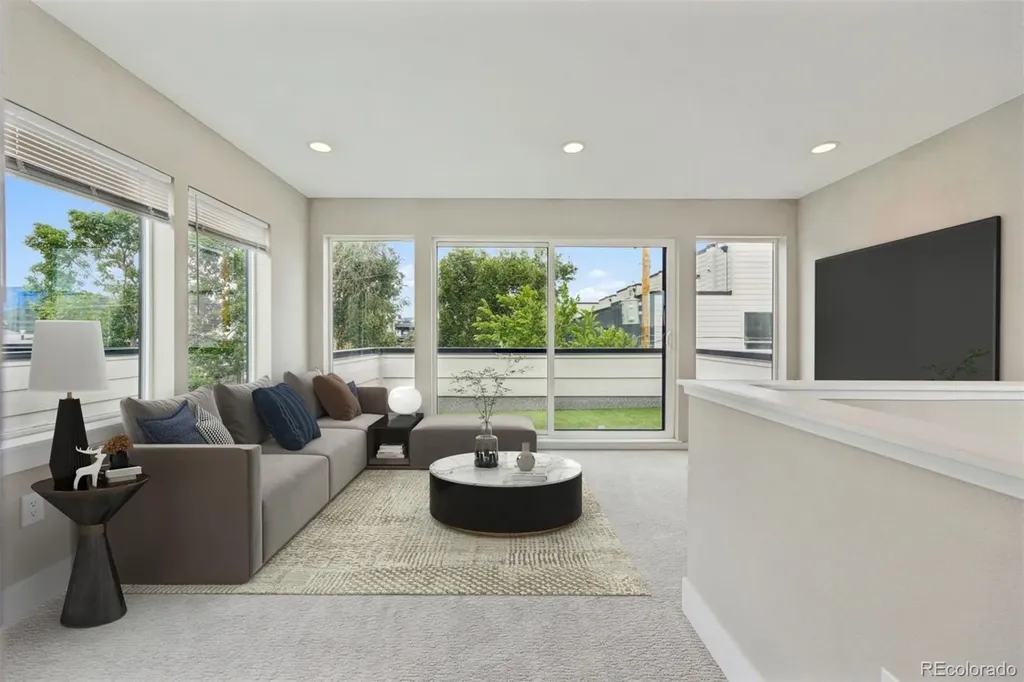 2147 S Bellaire Street Denver CO 80222