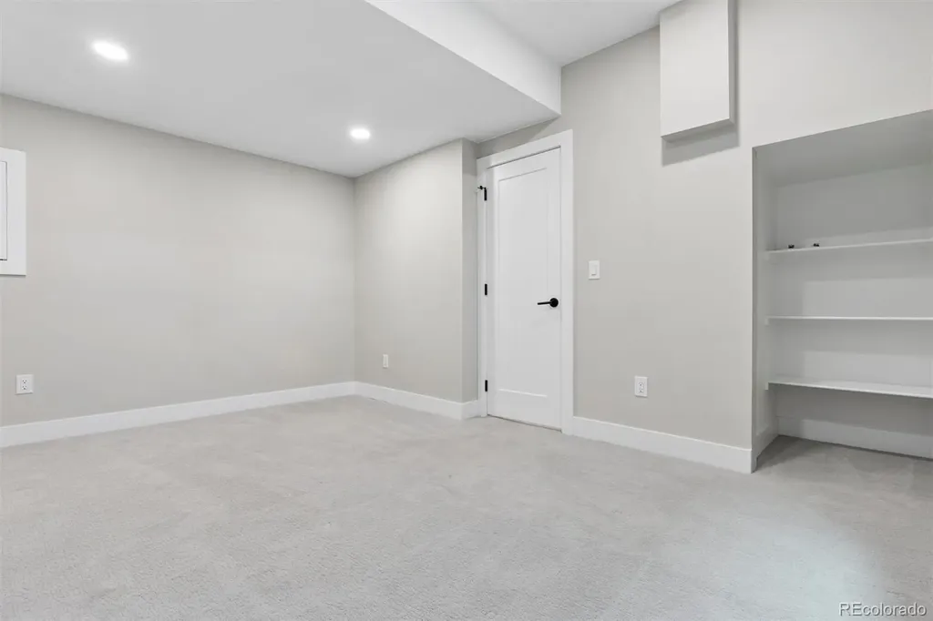 2147 S Bellaire Street Denver CO 80222