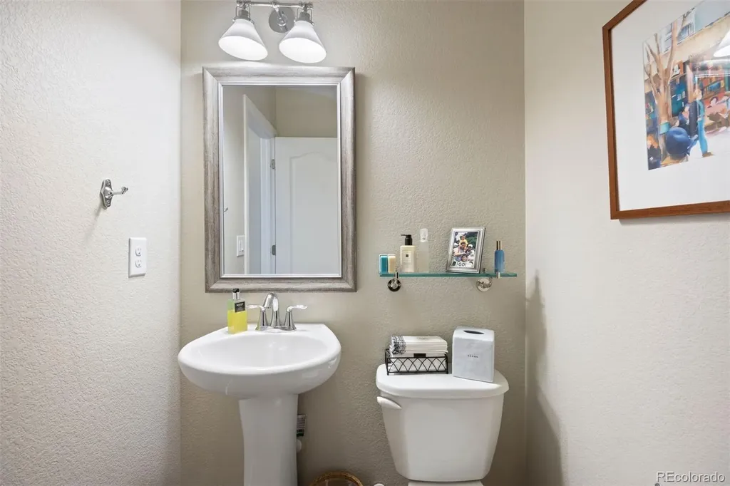 2559 S Kendrick Street Denver CO 80228