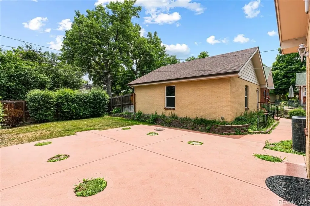 3250 S Dexter Street Denver CO 80222