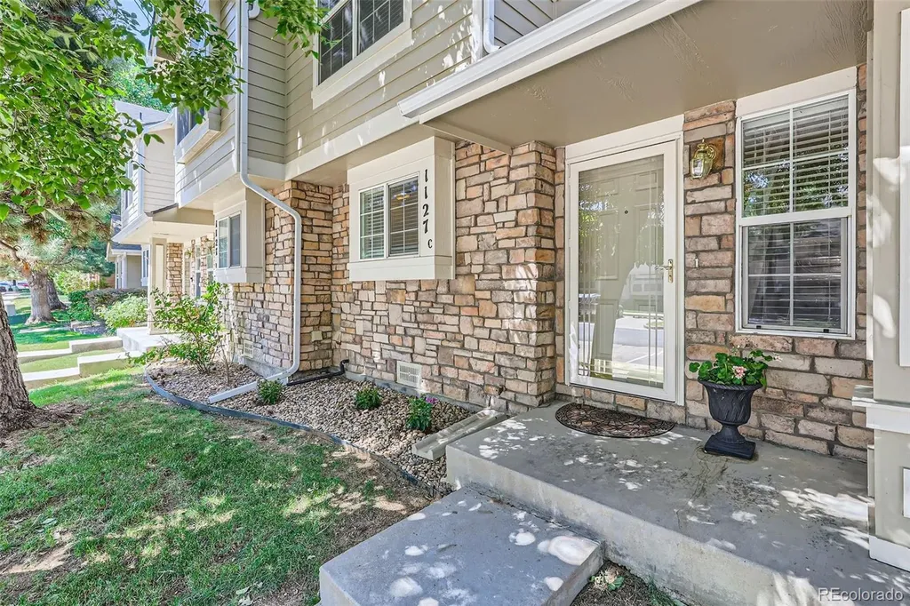 1127 S Ventura Circle Aurora CO 80017