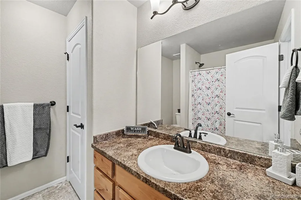 1676 Country Sun Drive Windsor CO 80550