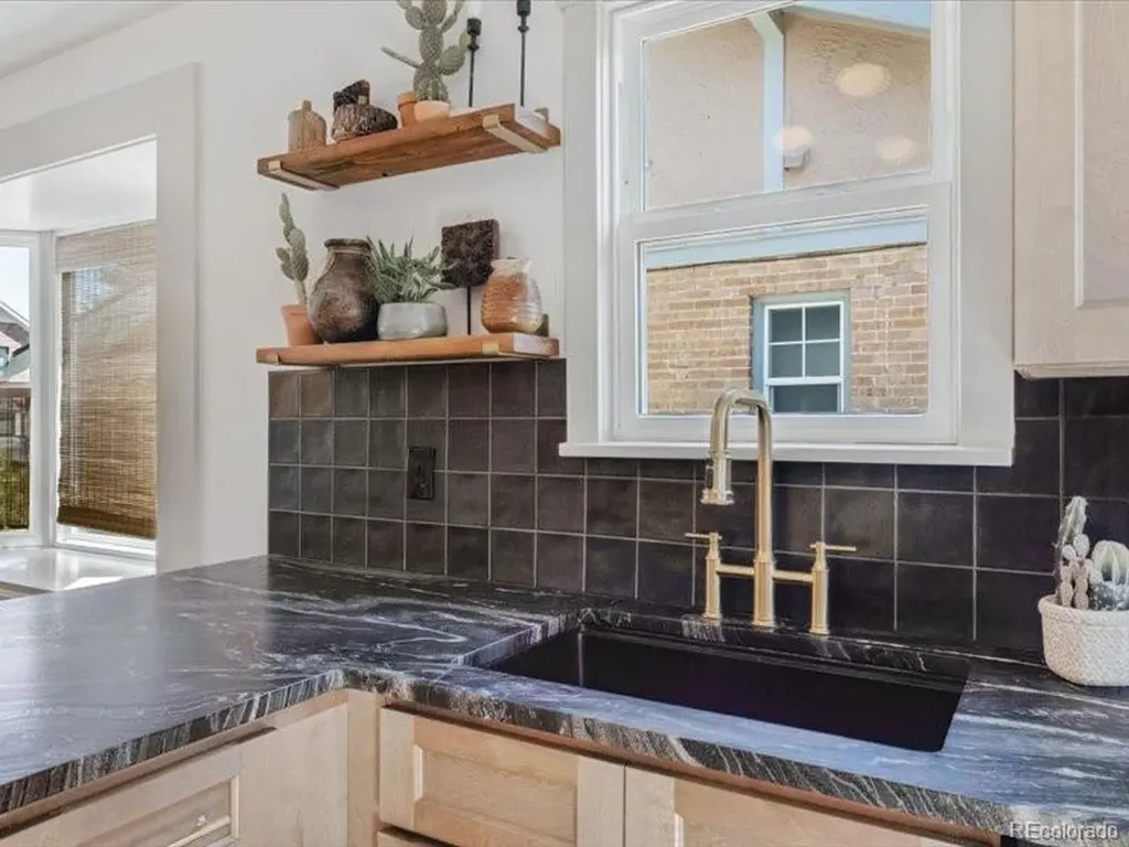 2589 N Glencoe Street Denver CO 80207