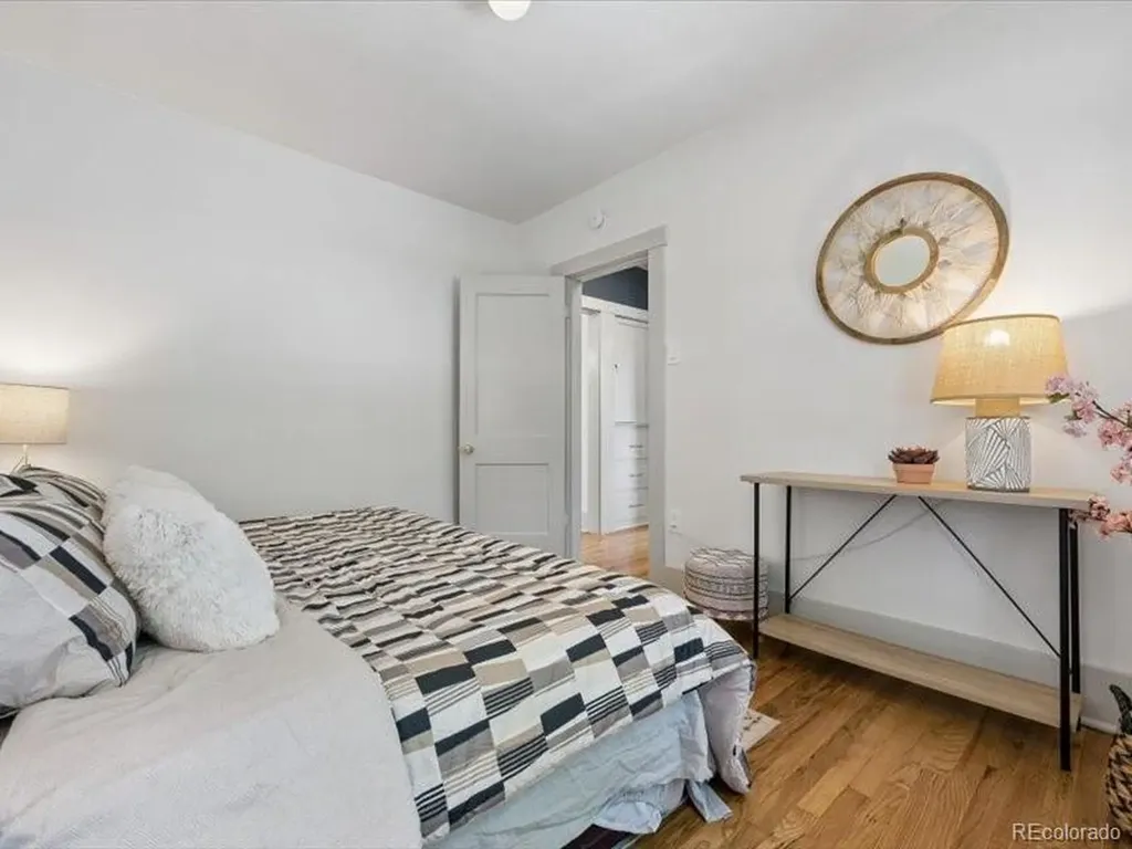 2589 N Glencoe Street Denver CO 80207