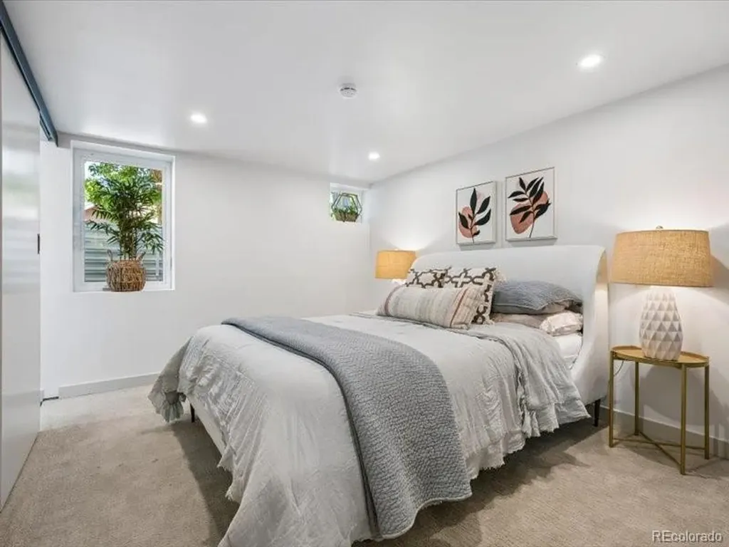 2589 N Glencoe Street Denver CO 80207