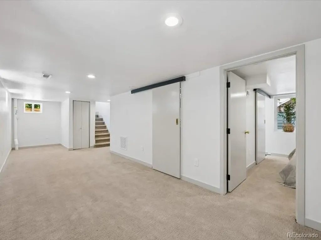 2589 N Glencoe Street Denver CO 80207