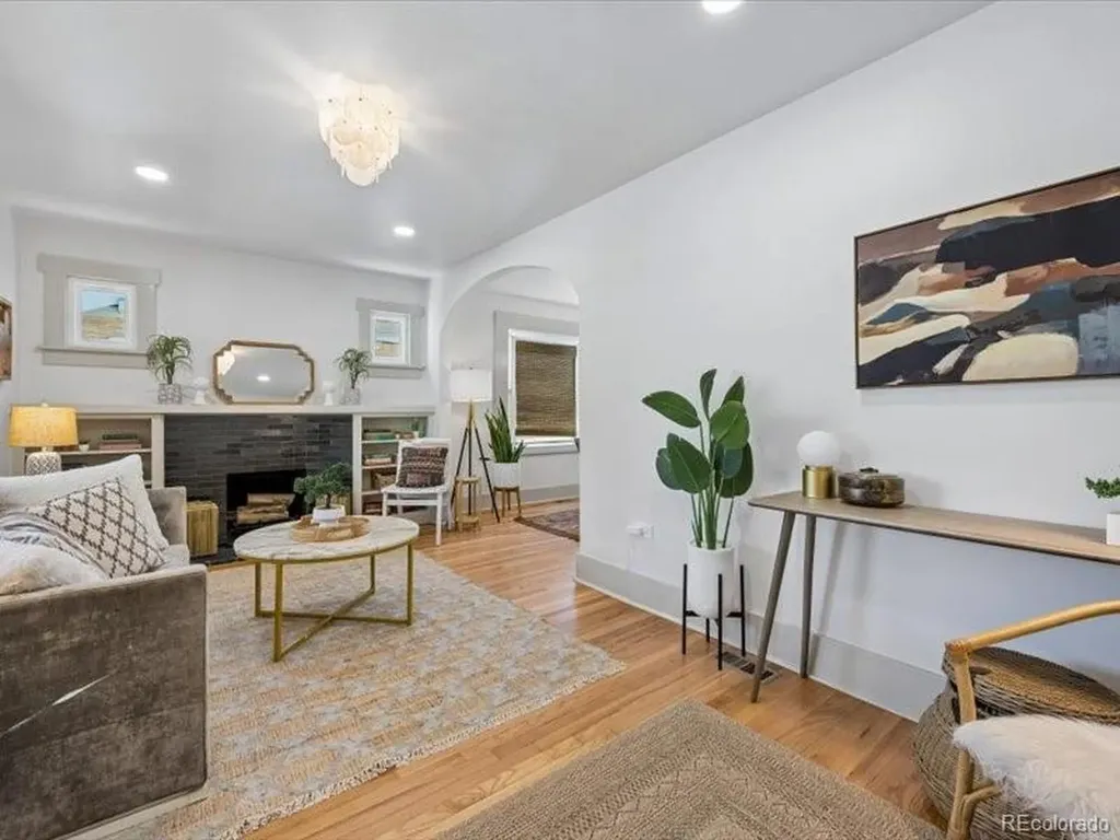 2589 N Glencoe Street Denver CO 80207