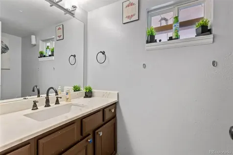 1413 S Kittredge Street Aurora CO 80017