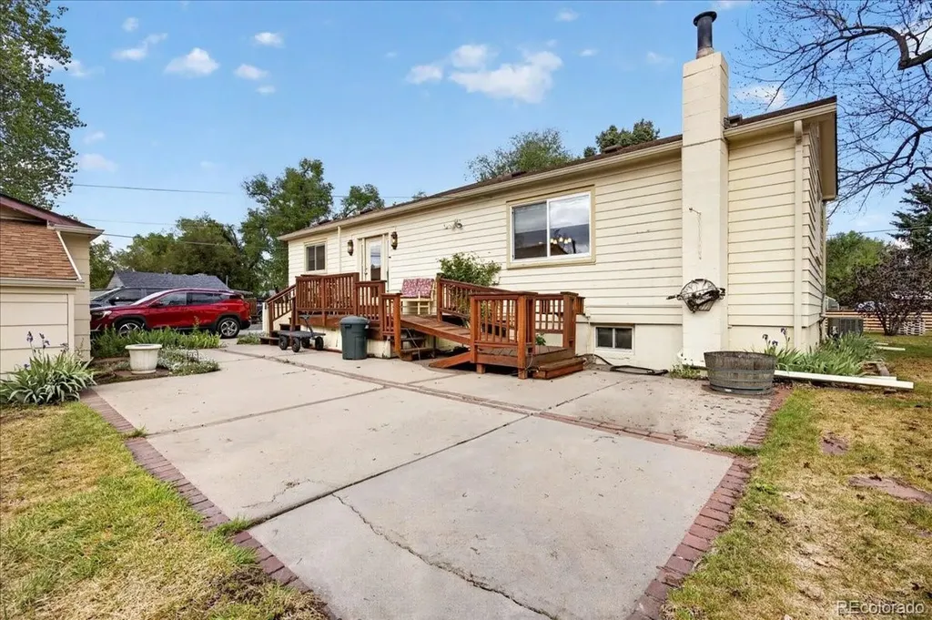 961 Kendall Street Lakewood CO 80214