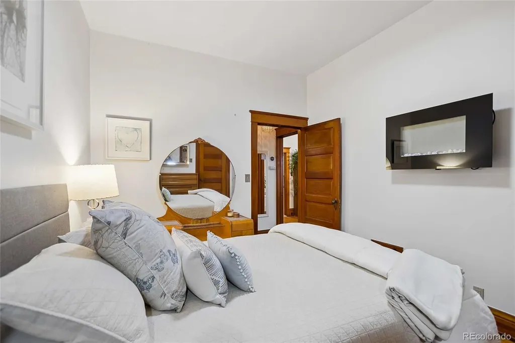 33 W Byers Place Denver CO 80223