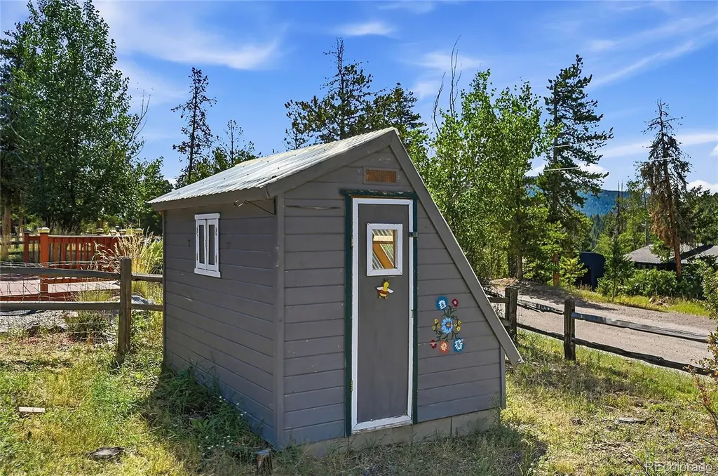34481 Piny Point Evergreen CO 80439
