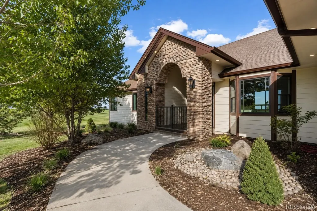 650 Coyote Trail Elizabeth CO 80107