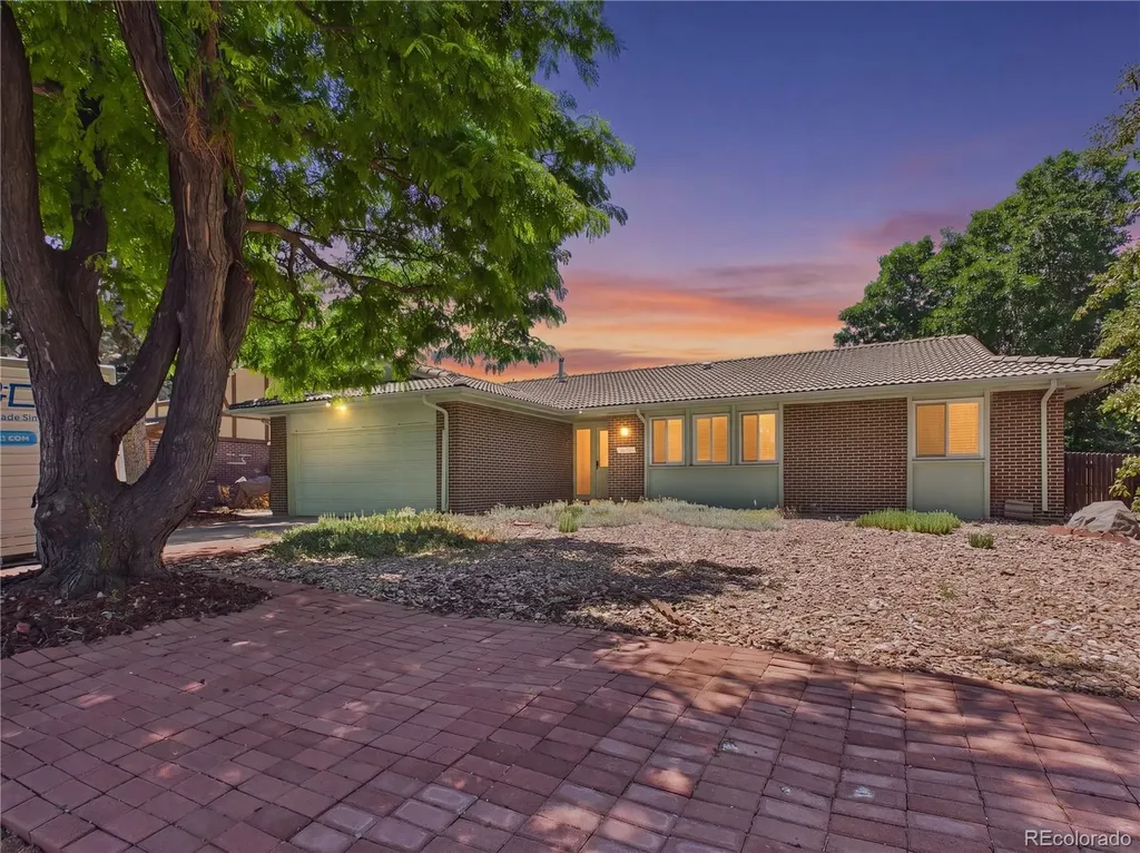 1661 S Oswego Street Aurora CO 80012