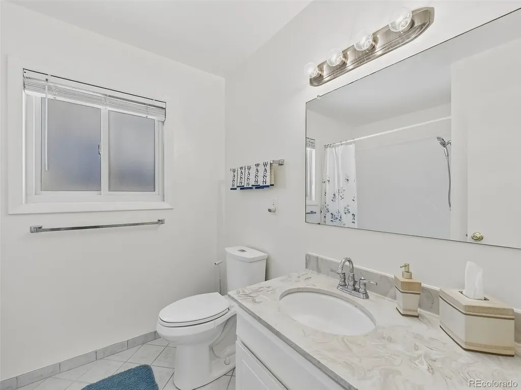 1661 S Oswego Street Aurora CO 80012