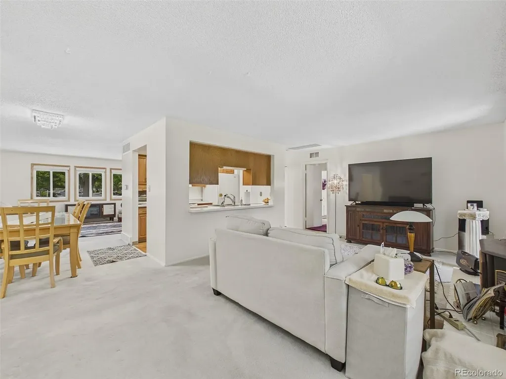 1661 S Oswego Street Aurora CO 80012