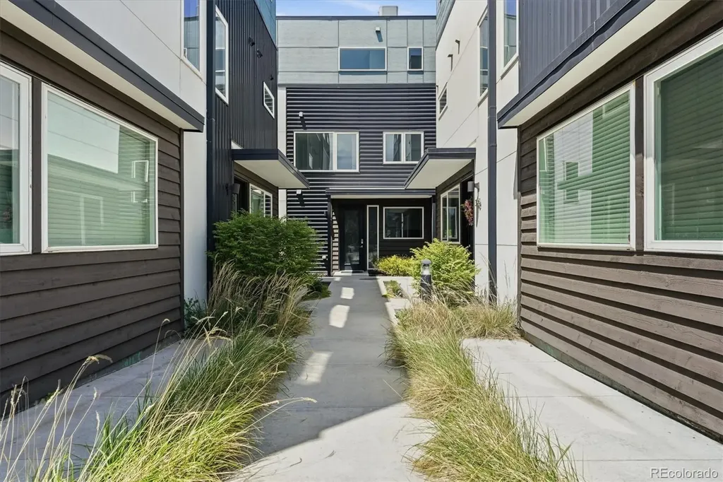 3181 Lawrence Street Denver CO 80205