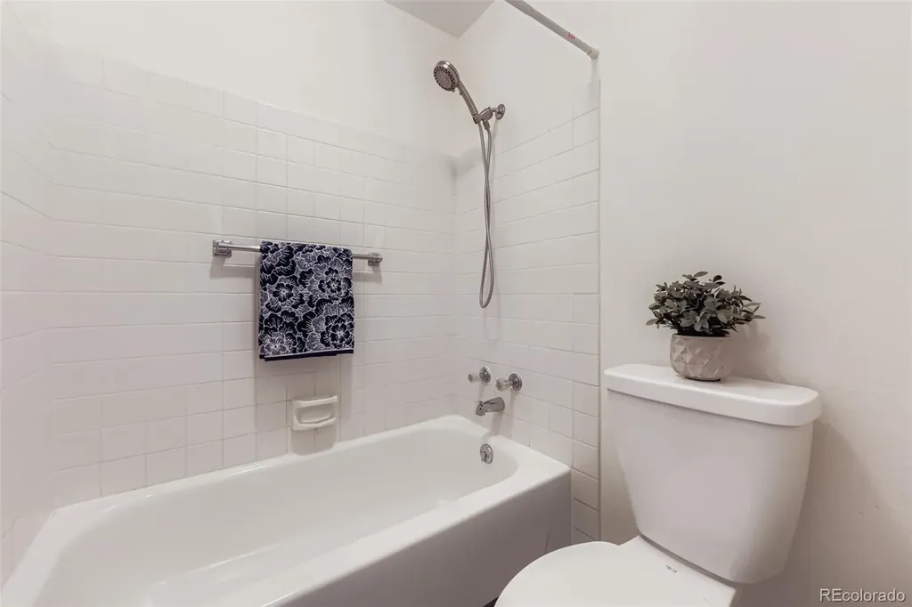 1868 S Ammons Street Lakewood CO 80232