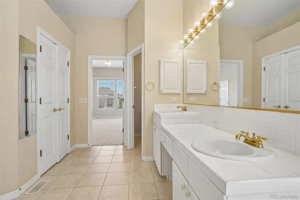4159 E Phillips Place Centennial CO 80122