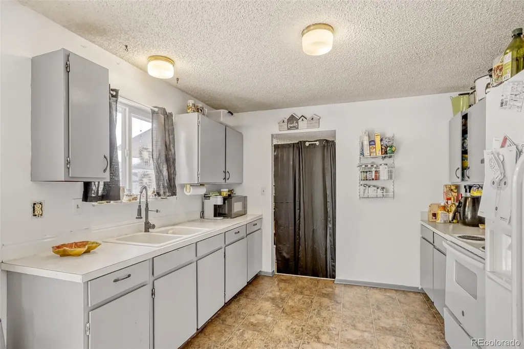 910 Dogwood Avenue Fort Lupton CO 80621