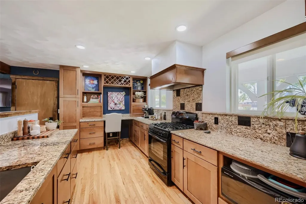 7198 S Logan Street Centennial CO 80122