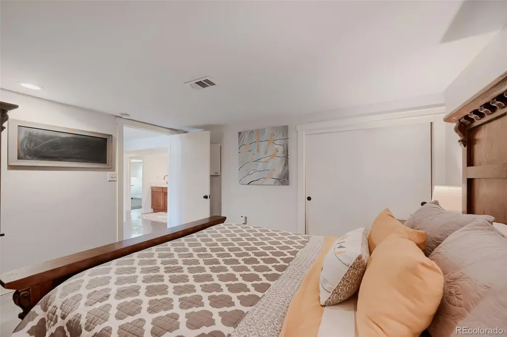 7198 S Logan Street Centennial CO 80122