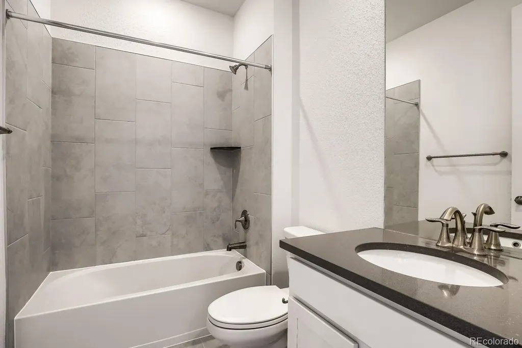 24734 E Kettle Court Aurora CO 80016