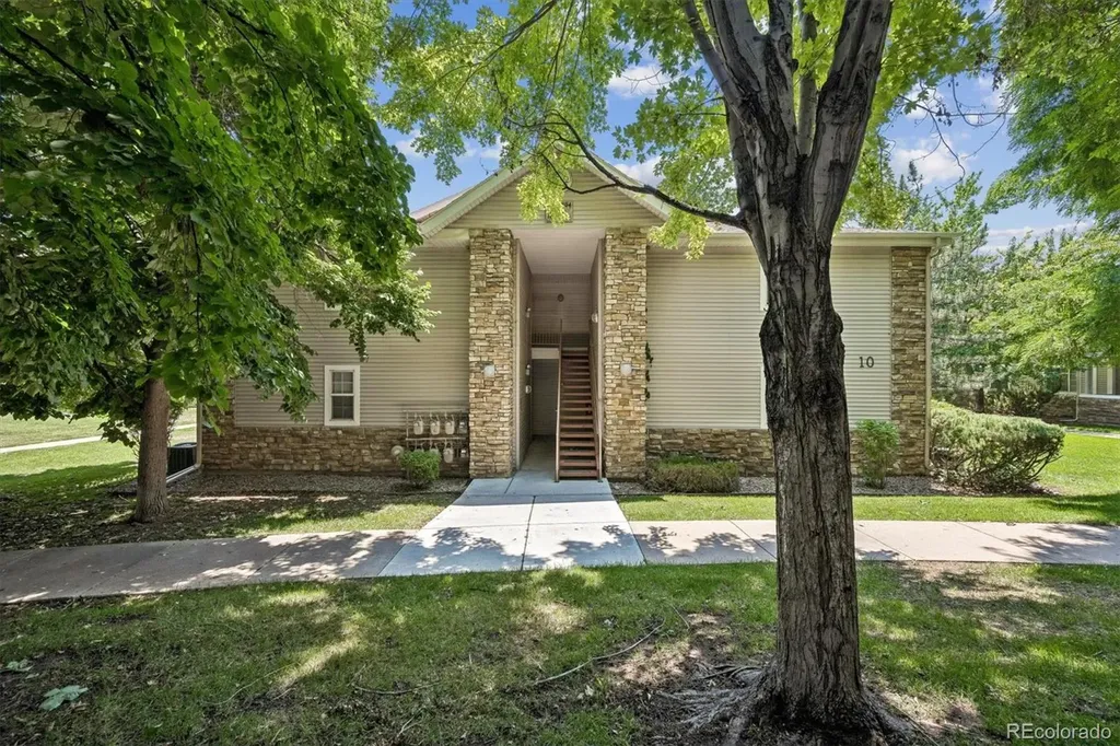 5571 W 76th Avenue Arvada CO 80003