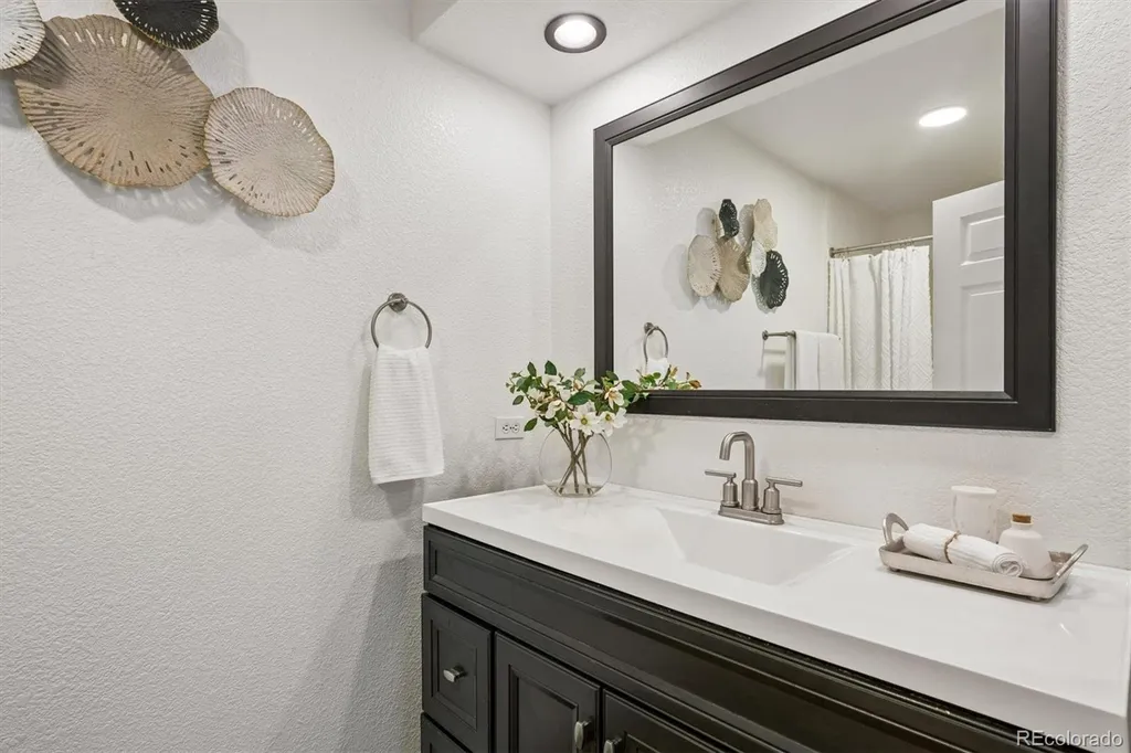 5571 W 76th Avenue Arvada CO 80003