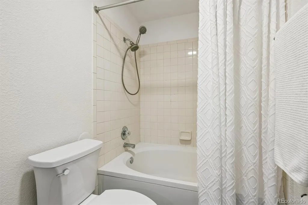 5571 W 76th Avenue Arvada CO 80003