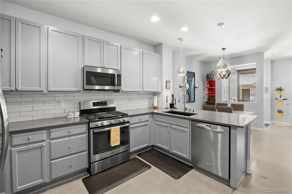 562 E Dry Creek Place Littleton CO 80122