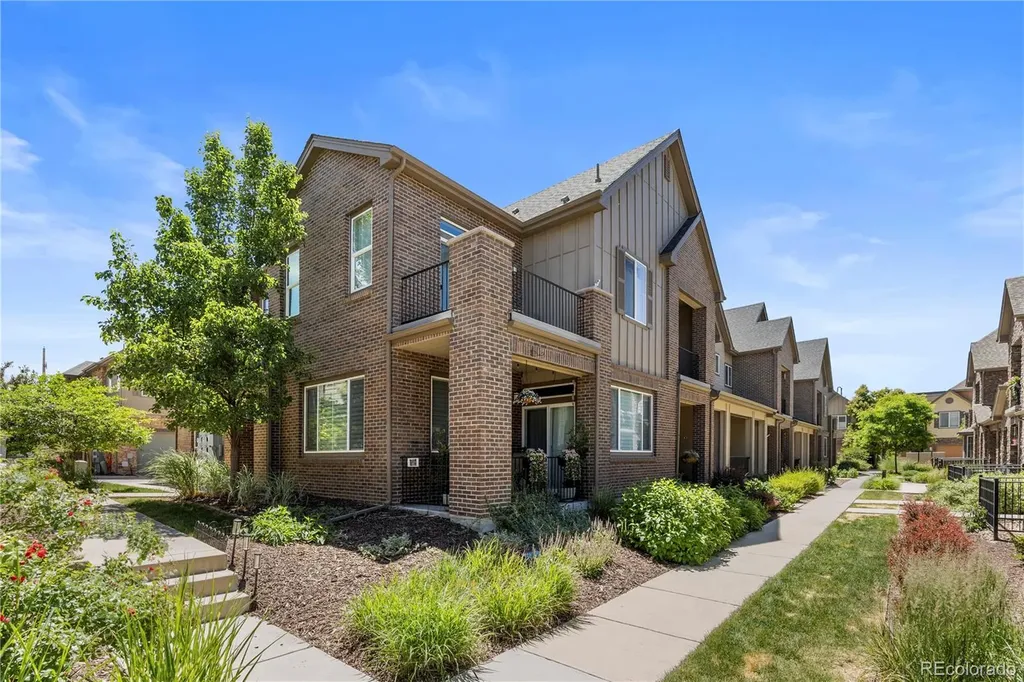 562 E Dry Creek Place Littleton CO 80122