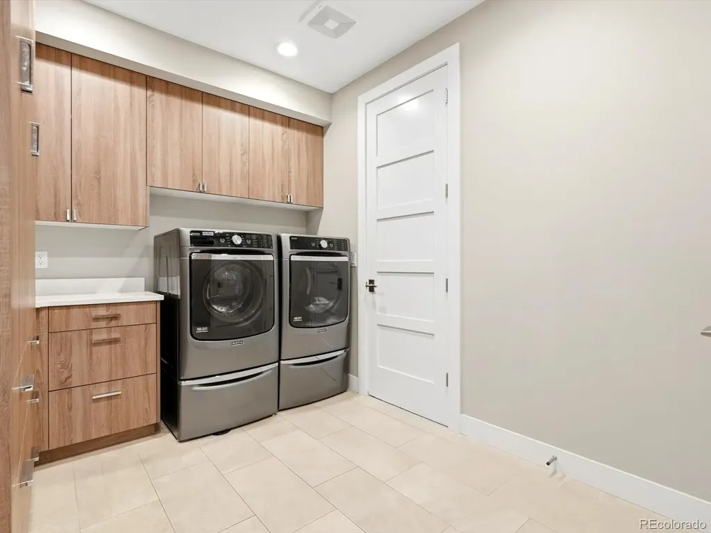 61 N Magnolia Way Denver CO 80230
