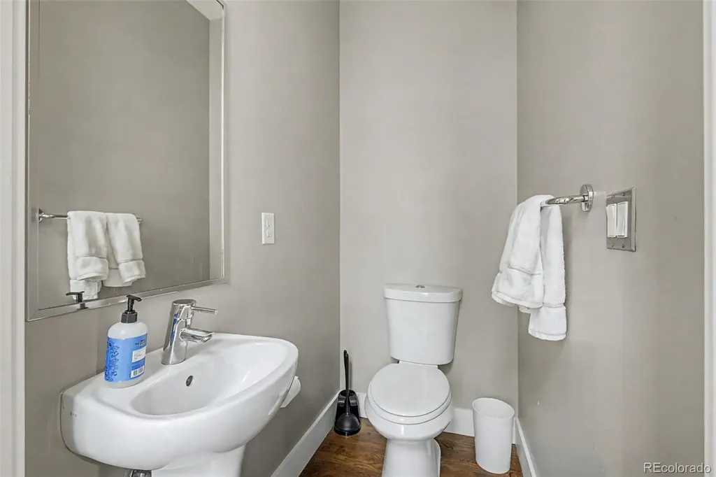 2115 W 32nd Avenue Denver CO 80211