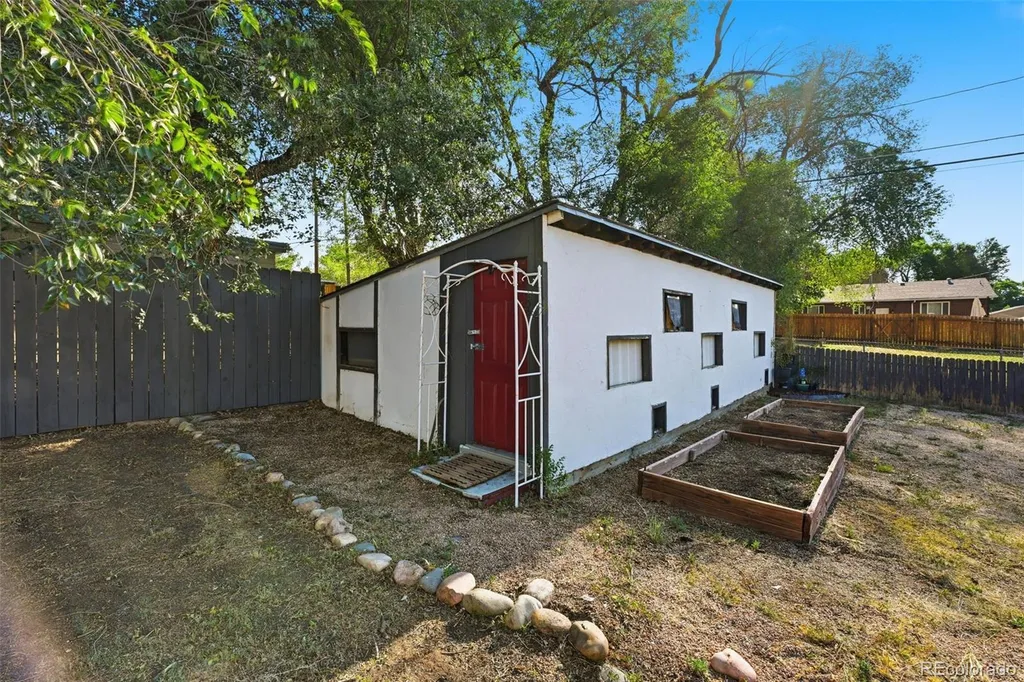 1017 Prairie Road Colorado Springs CO 80909