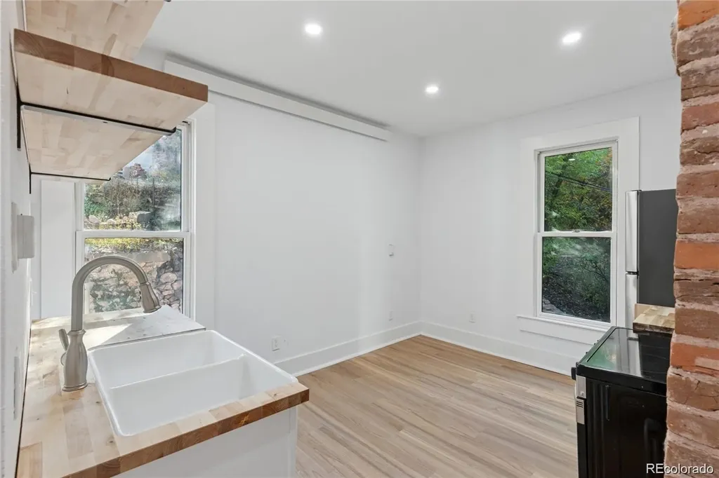 151 Ruxton Avenue Manitou Springs CO 80829