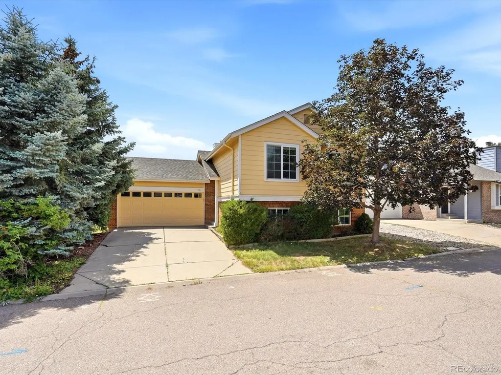 951 Conifer Court Littleton CO 80126