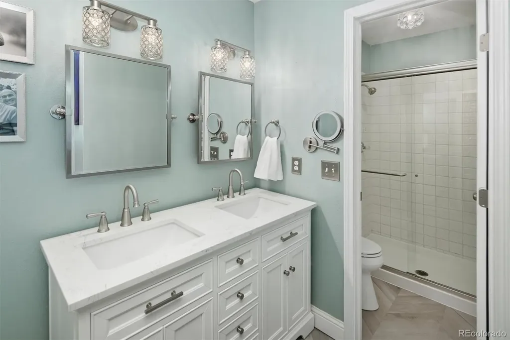 8655 E Phillips Avenue Centennial CO 80112