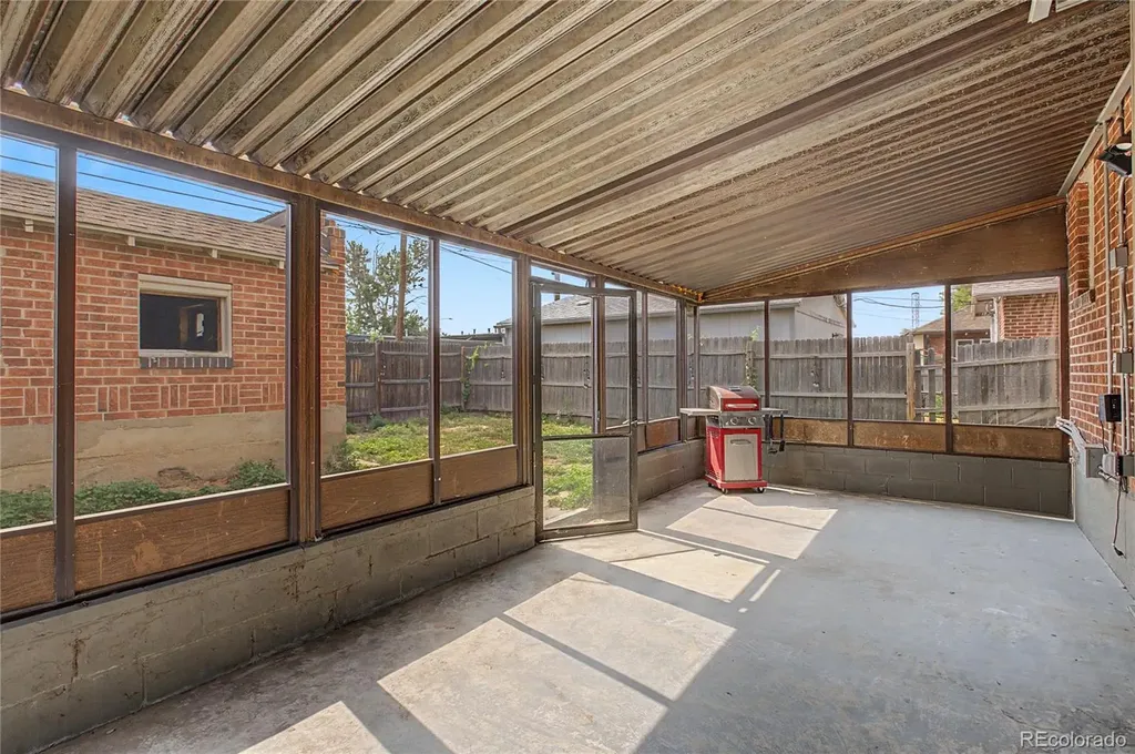 3318 N Steele Street Denver CO 80205