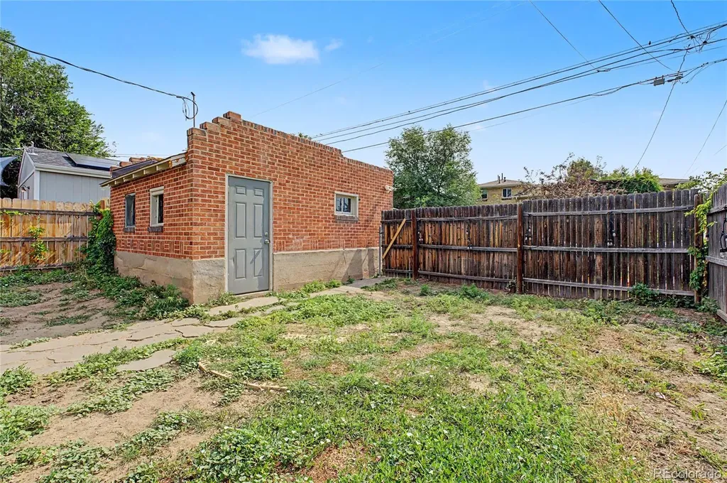 3318 N Steele Street Denver CO 80205