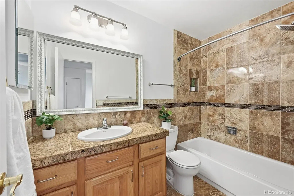 2770 S Heather Gardens Way Aurora CO 80014