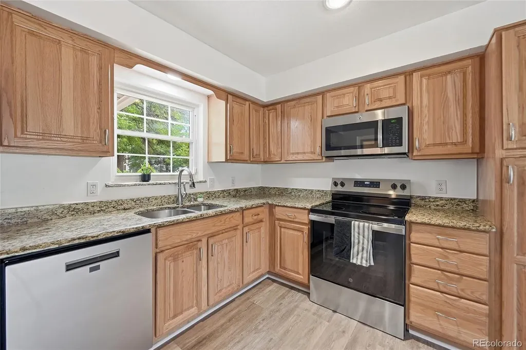 2770 S Heather Gardens Way Aurora CO 80014