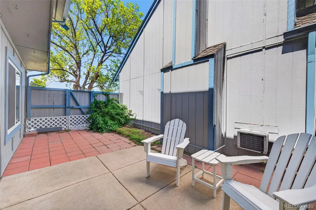 2419 S Worchester Court Aurora CO 80014
