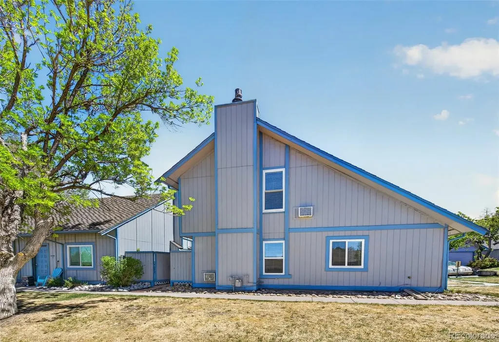 2419 S Worchester Court Aurora CO 80014
