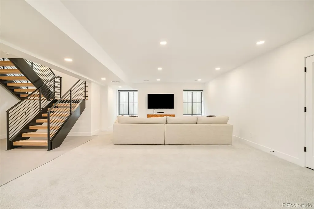 2485 Oak Street Denver CO 80212