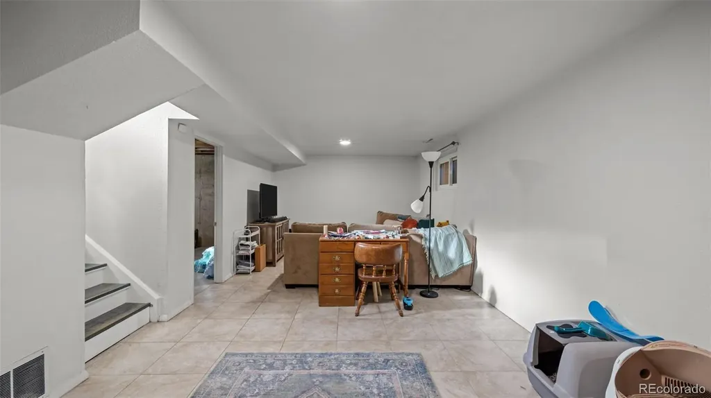 946 Hutchinson Drive Colorado Springs CO 80910