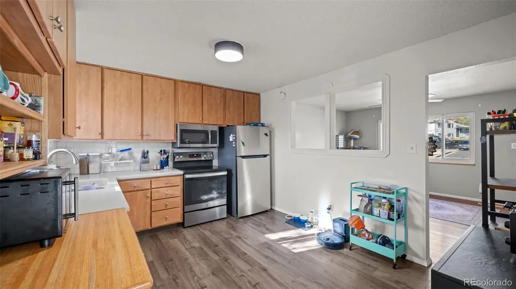 946 Hutchinson Drive Colorado Springs CO 80910