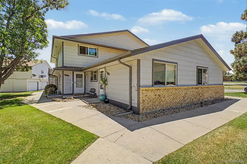 1182 S Eagle Circle Aurora CO 80012